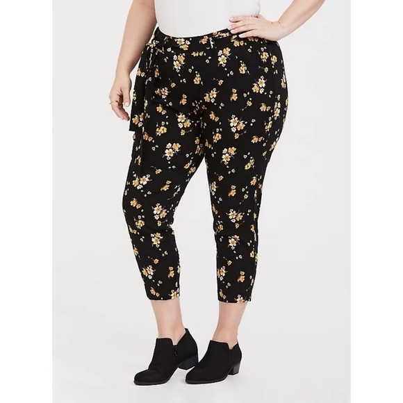 Torrid Floral Paperbag Crop Pants - Picture 2 of 7